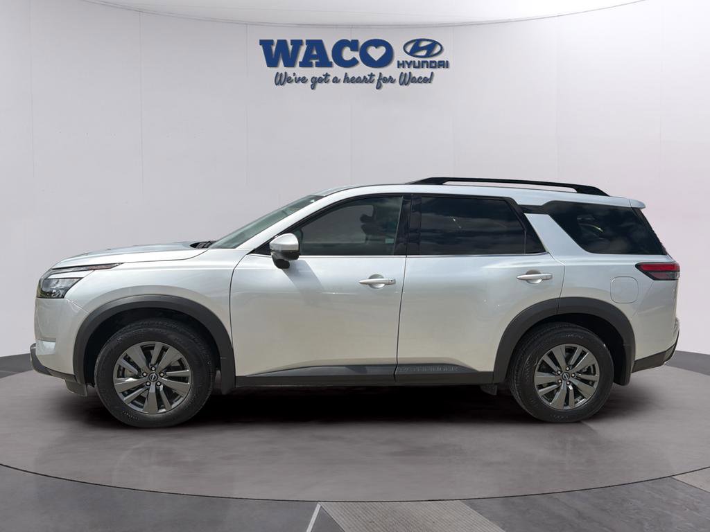 Used 2024 Nissan Pathfinder SV w/ SV Premium Package image 6