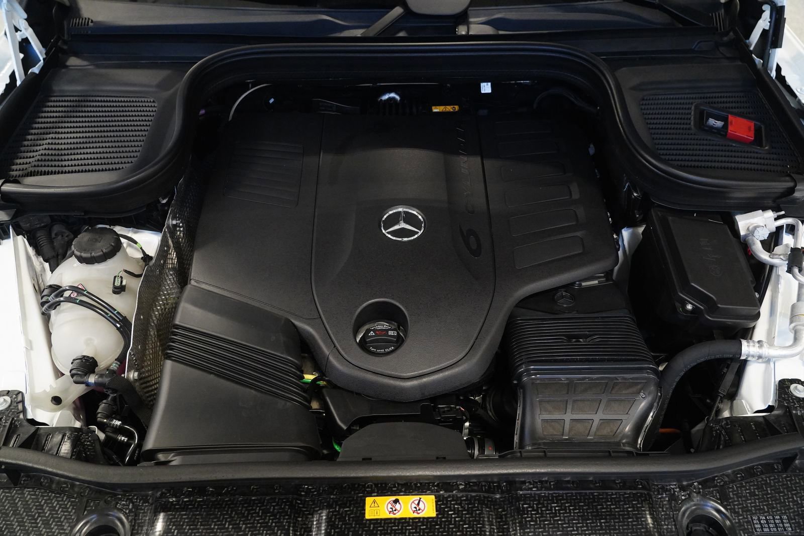 New 2026 Mercedes-Benz GLS 450 4MATIC image 33