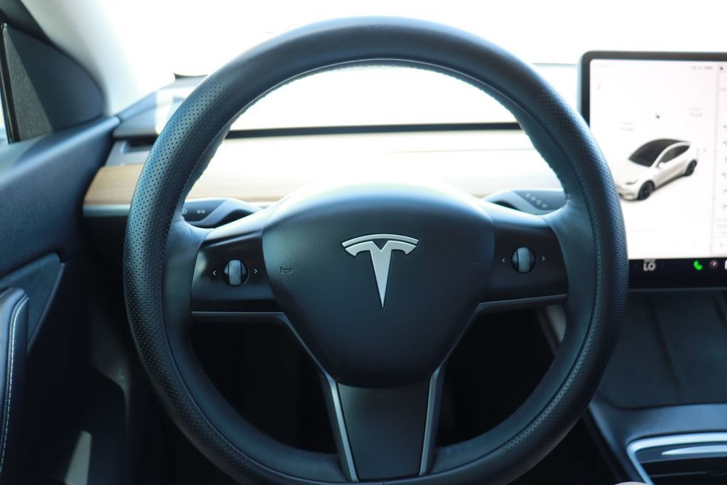 Used 2021 Tesla Model Y Long Range AWD/4WD image 18