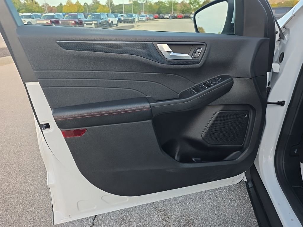 Used 2023 Ford Escape ST-Line Select image 23