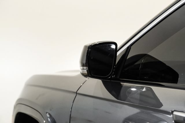 Used 2023 Jeep Grand Cherokee L Summit AWD/4WD image 34