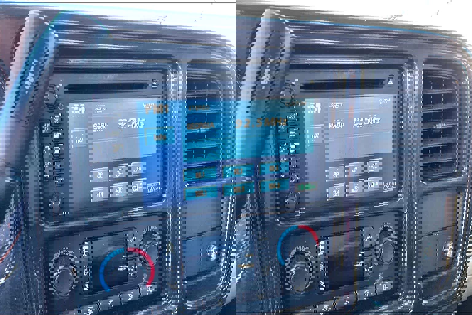 Used 2005 Chevrolet Avalanche Z66 w/ Sun And Sound Package image 23