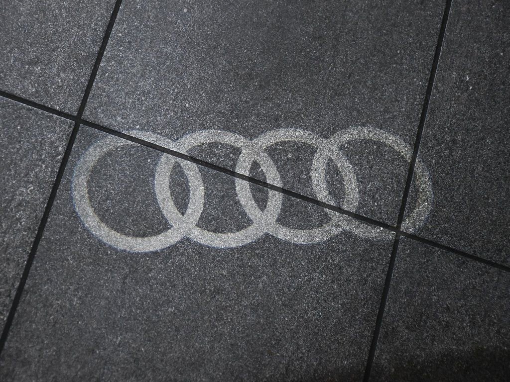 Used 2025 Audi Q7 3.0T Premium w/ Convenience Package image 16