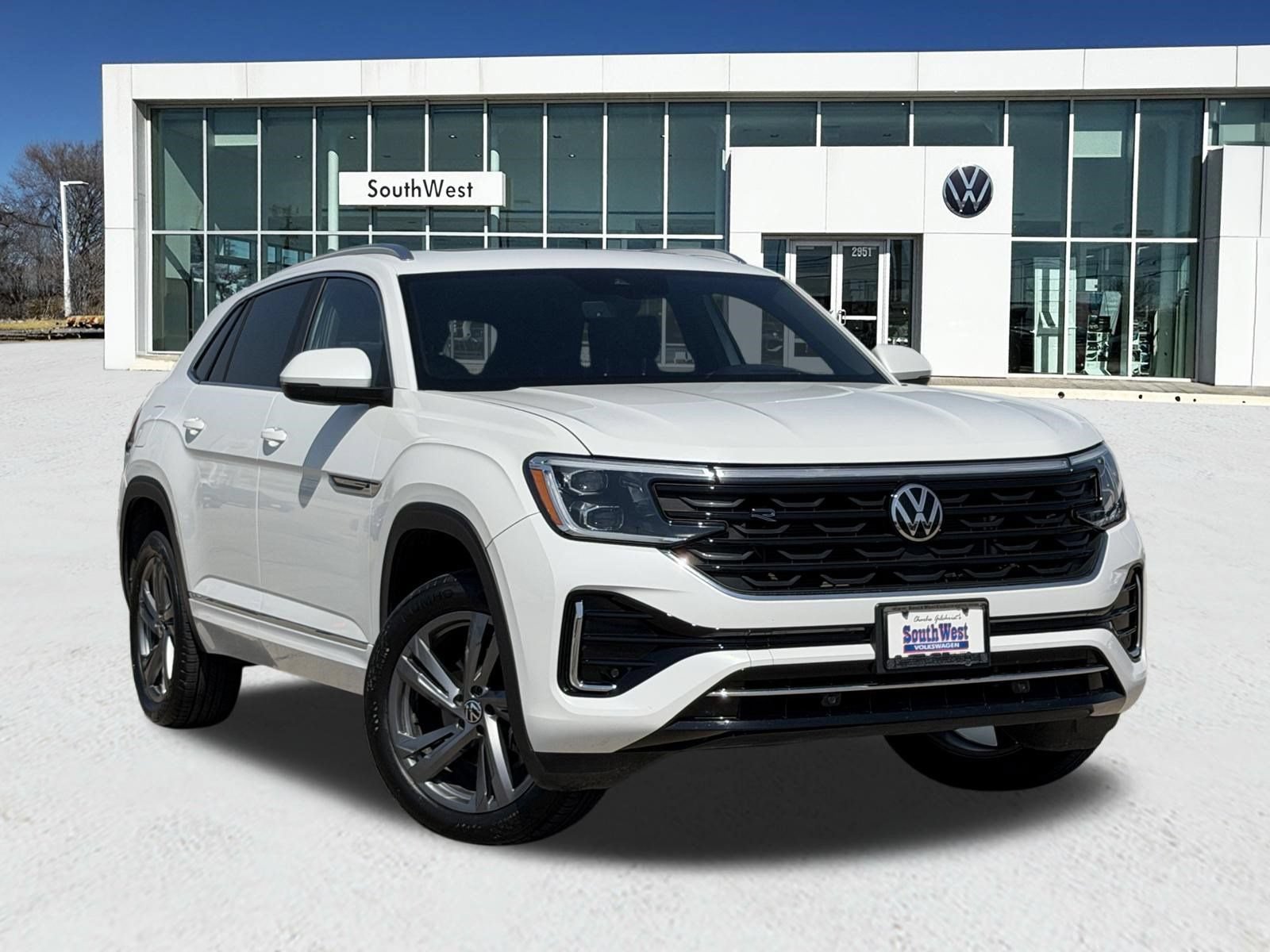 Used 2024 Volkswagen Atlas Cross Sport SEL R-Line AWD/4WD image 1