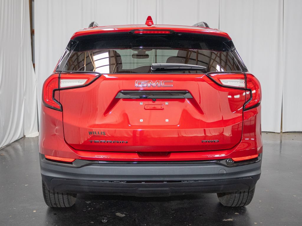 Used 2023 GMC Terrain SLE w/ Driver Convenience Package AWD/4WD image 3
