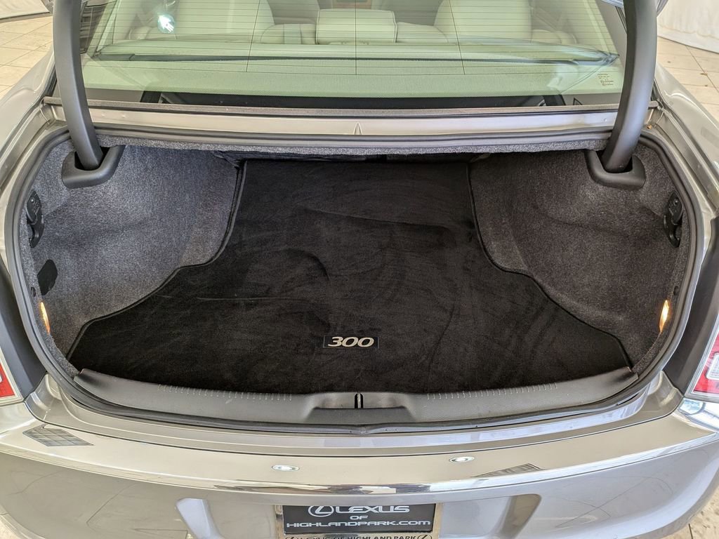 Used 2014 Chrysler 300 C image 30
