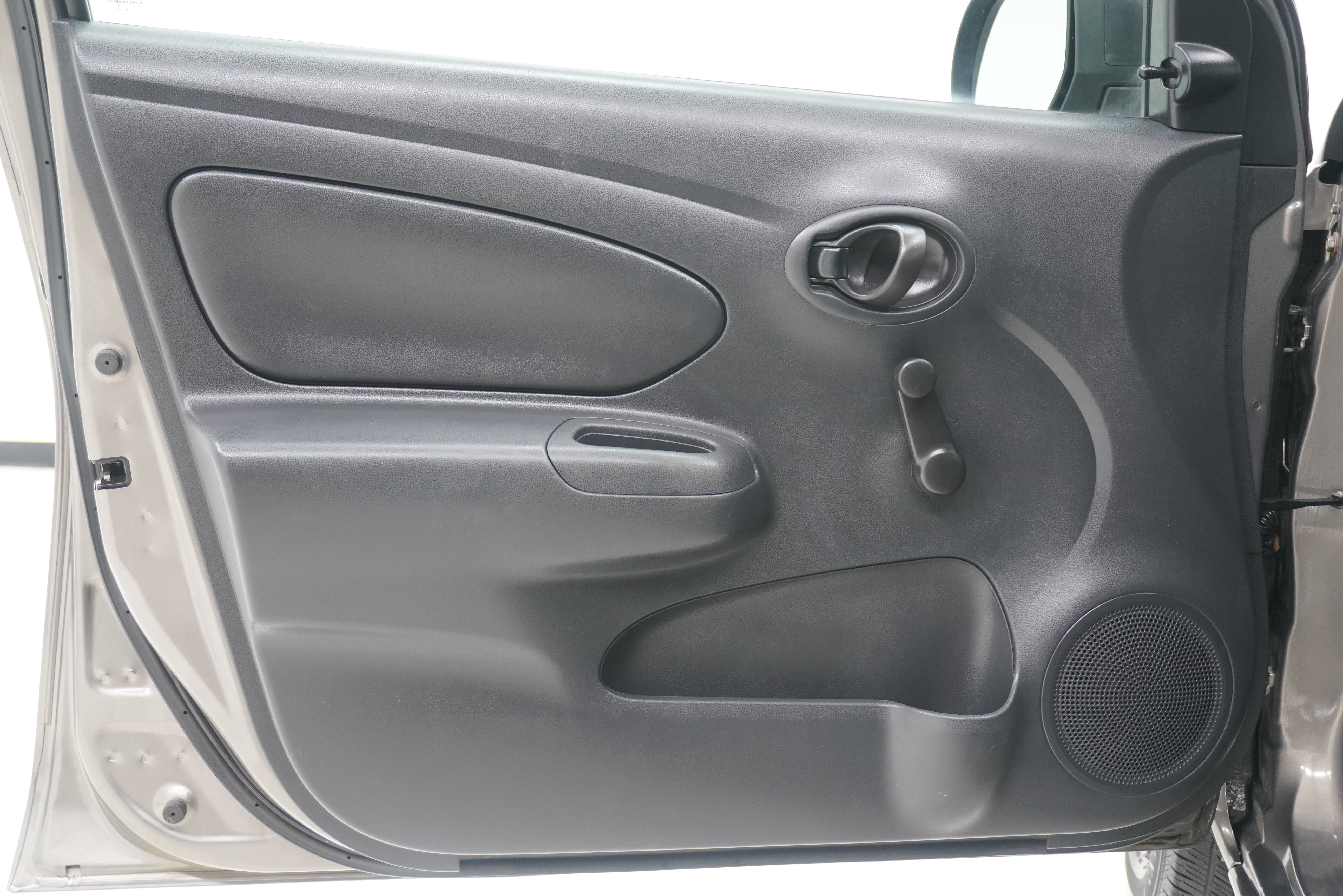 Used 2014 Nissan Versa S Plus FWD image 14