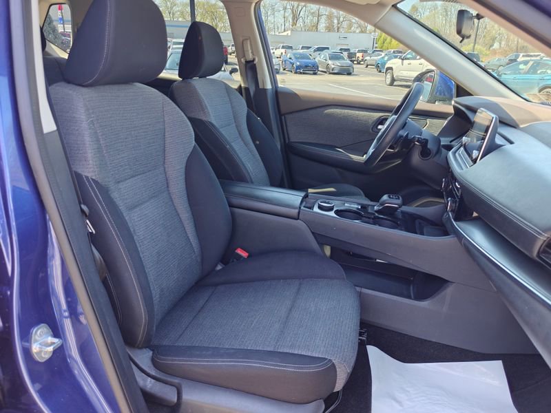 Used 2021 Nissan Rogue SV image 21