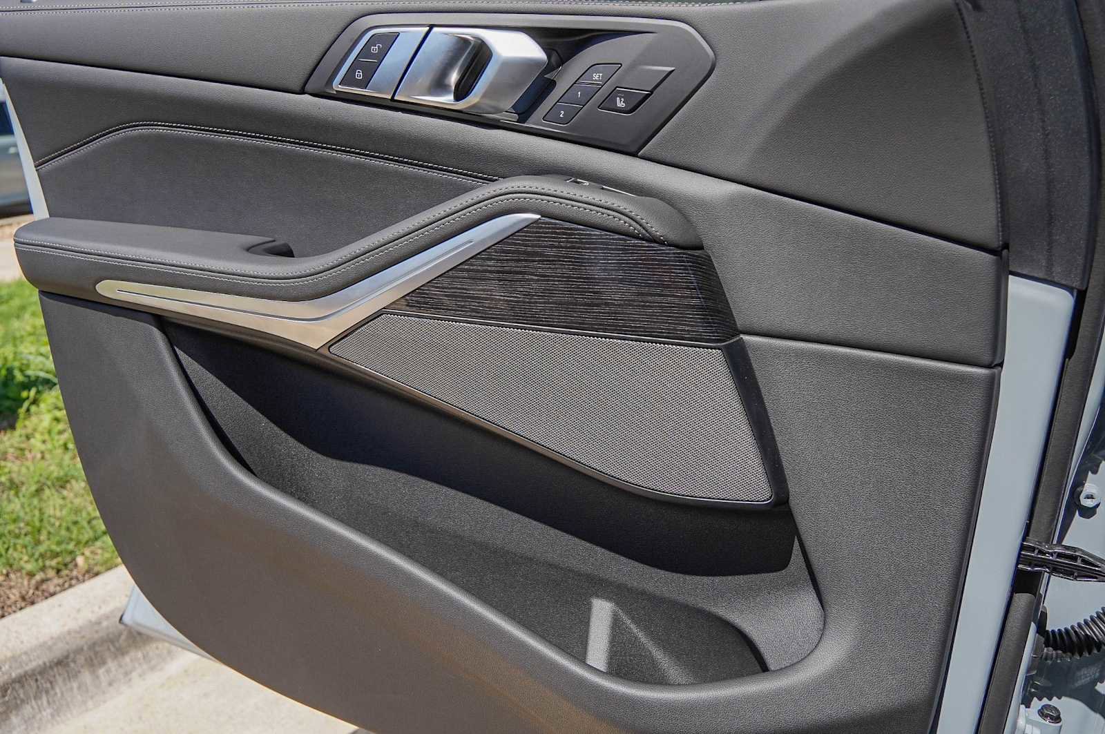 Used 2026 BMW X5 xDrive40i w/ M Sport Package image 25