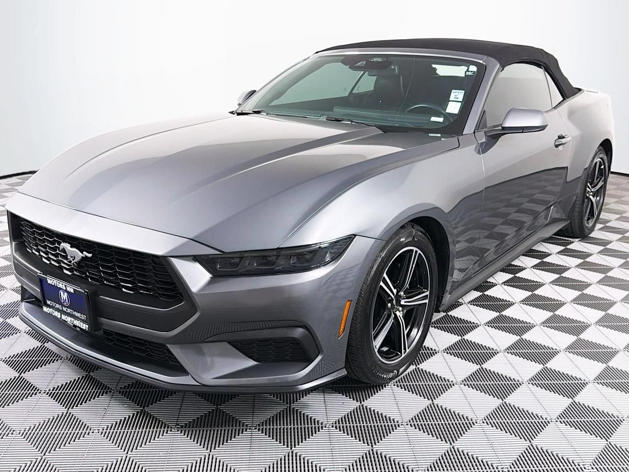 Used 2025 Ford Mustang Premium RWD image 5