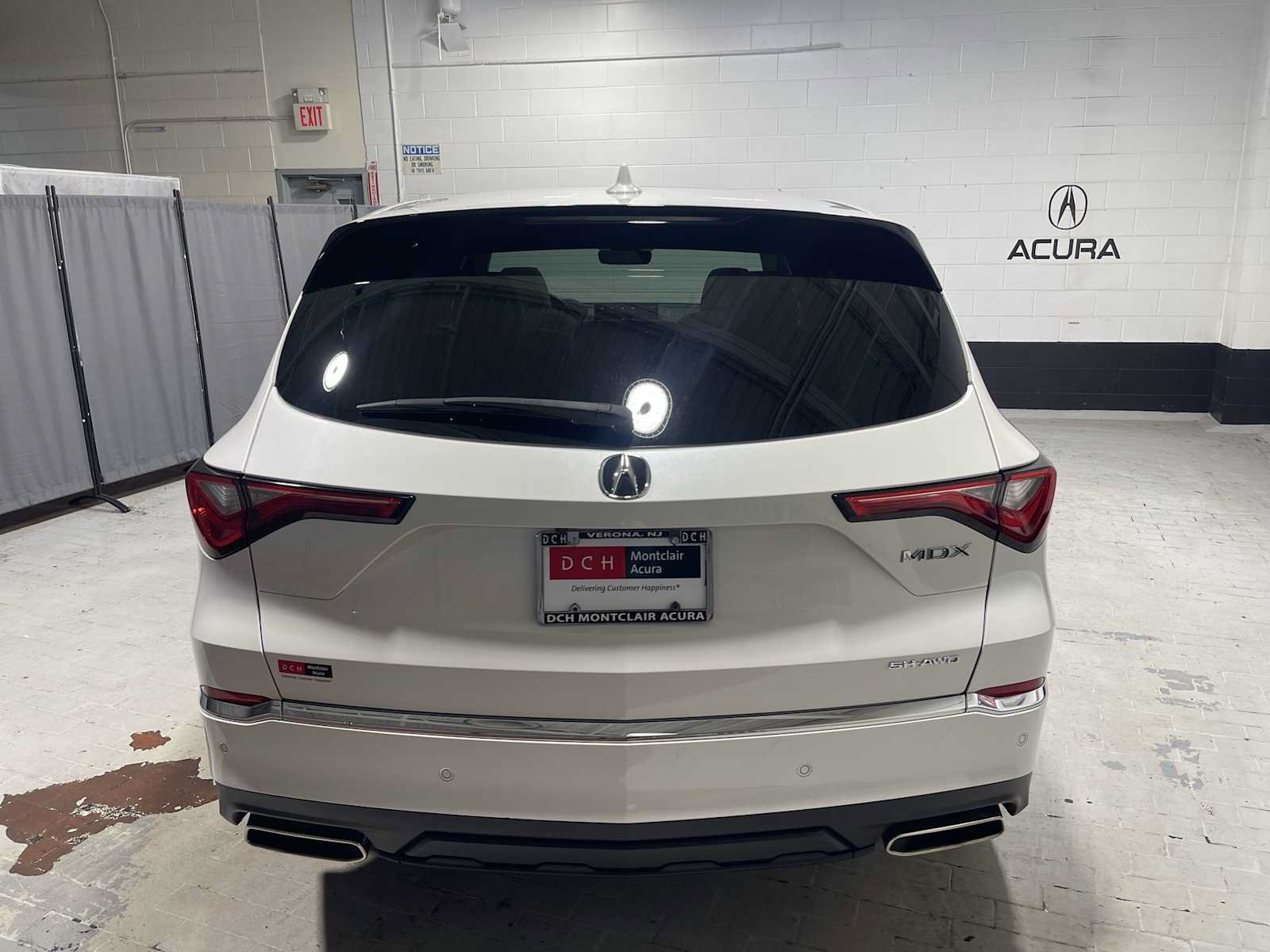 Certified 2024 Acura MDX w/ Technology Package AWD/4WD image 5