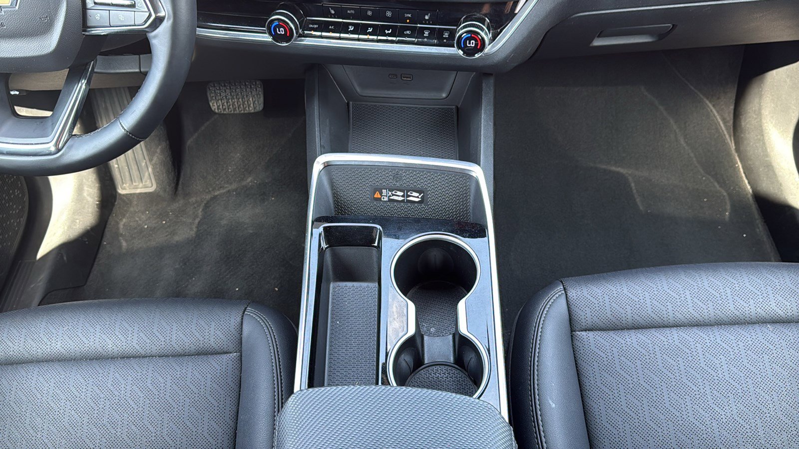 Used 2025 Chevrolet Equinox LT w/ Convenience Package II image 23