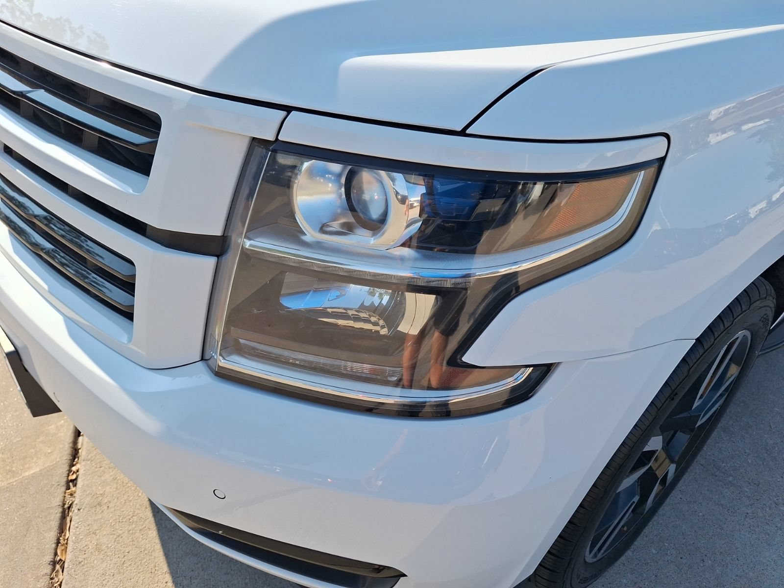 Used 2018 Chevrolet Tahoe Premier w/ RST 6.2L Performance Edition RWD image 10