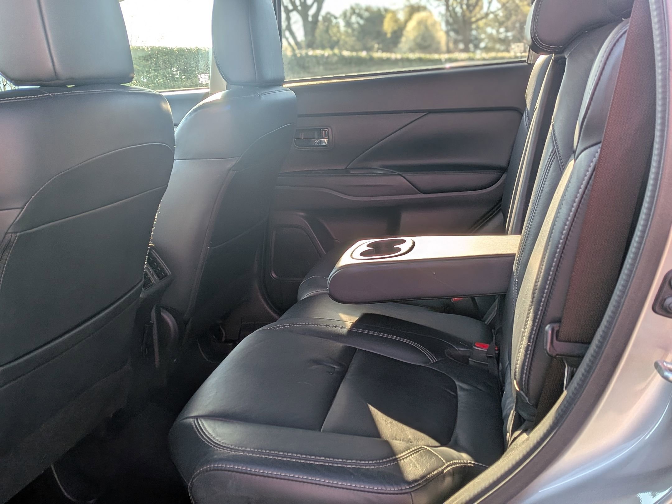 Used 2020 Mitsubishi Outlander SEL image 32