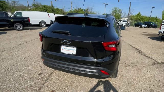 New 2026 Chevrolet Trax LT w/ Driver Confidence Package FWD image 9