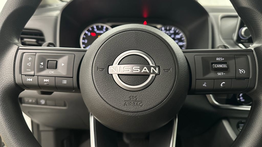 Used 2024 Nissan Rogue S image 16
