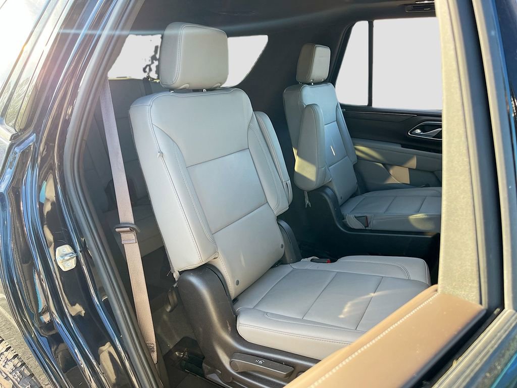 Used 2024 Chevrolet Tahoe Z71 w/ Luxury Package image 30