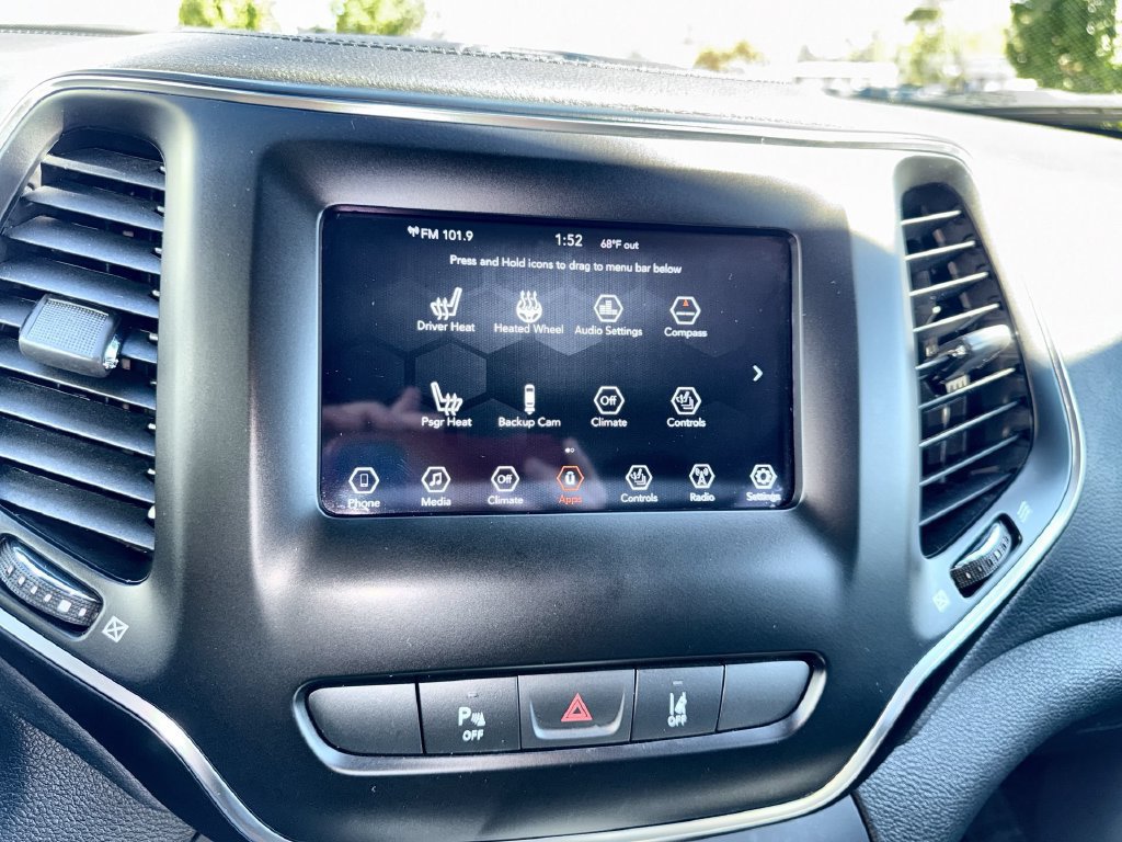 Used 2021 Jeep Cherokee Latitude Plus AWD/4WD image 20