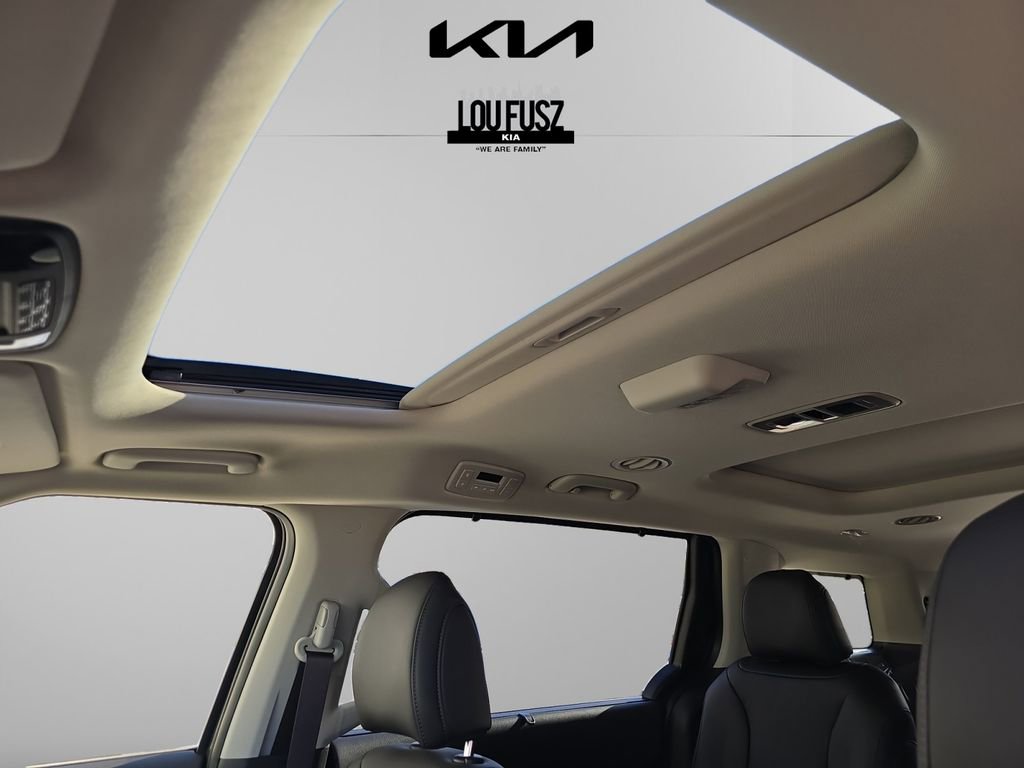 New 2026 Kia Carnival SX w/ SX Dark Edition Package image 6