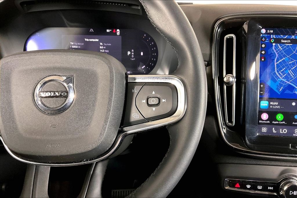 Used 2023 Volvo XC40 B5 Plus AWD/4WD image 19