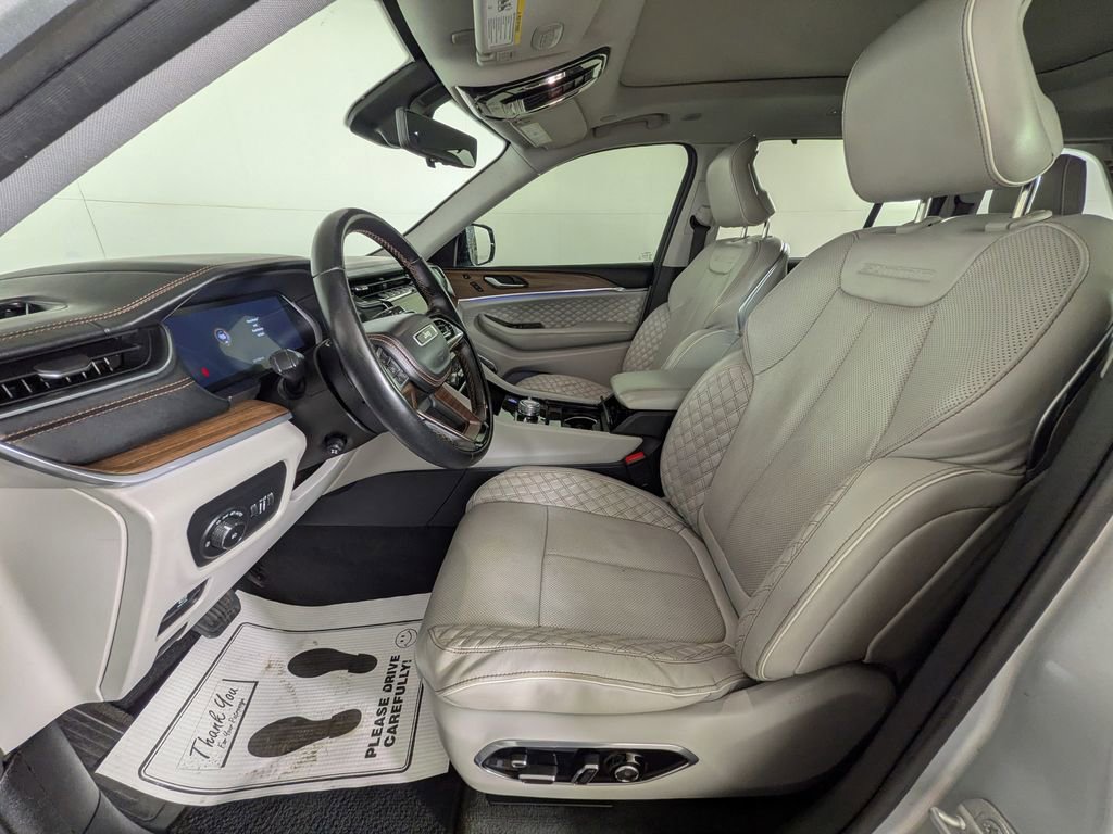 Used 2022 Jeep Grand Cherokee Summit w/ Adv Protech Group IV image 17