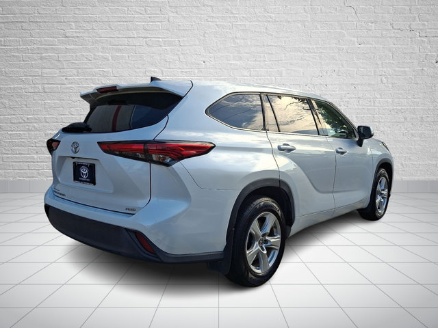 Used 2022 Toyota Highlander L AWD/4WD image 6
