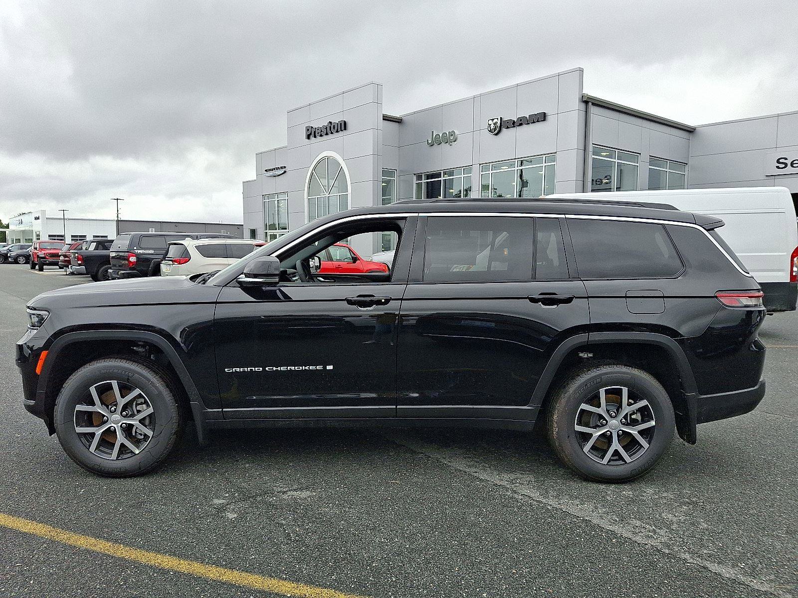 New 2025 Jeep Grand Cherokee L Limited w/ MOPAR Finishing Package image 5