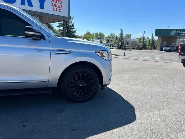 Used 2019 Lincoln Navigator Premiere AWD/4WD image 14