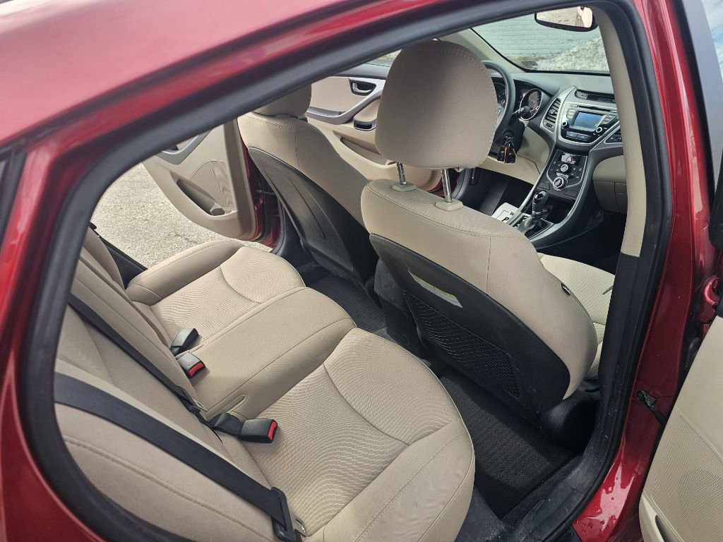 Used 2016 Hyundai Elantra SE w/ Option Group 02 image 18