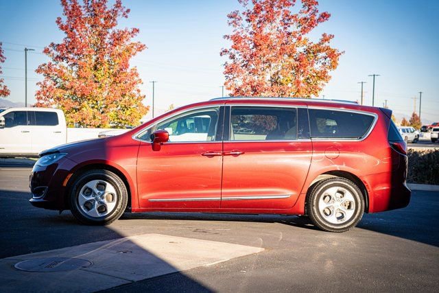 Used 2017 Chrysler Pacifica Touring-L Plus image 11
