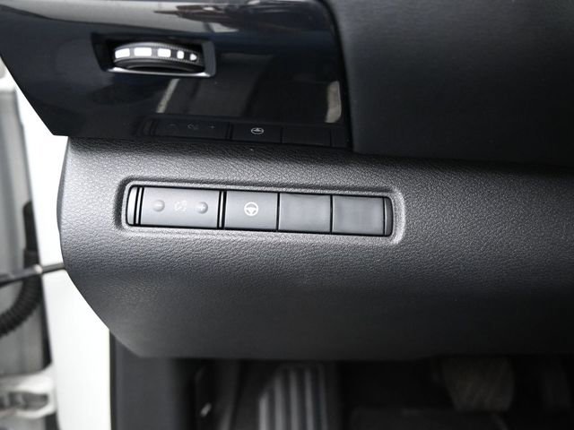 Used 2024 Nissan Pathfinder SV image 31