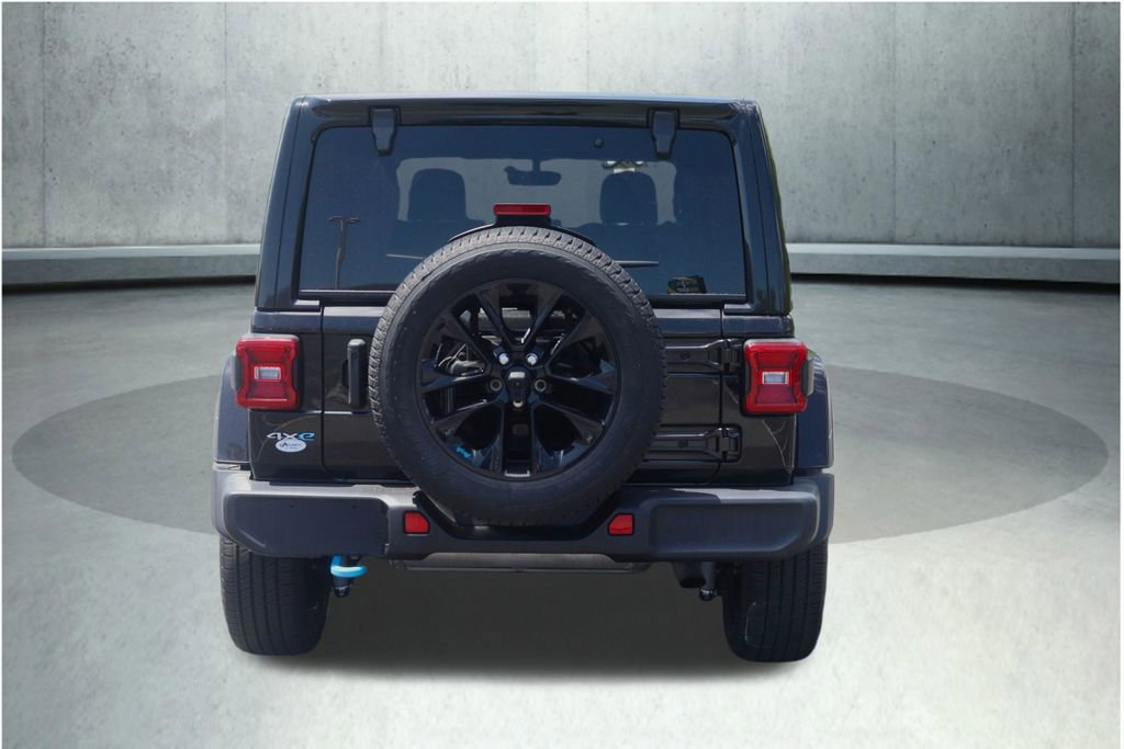 Used 2022 Jeep Wrangler Unlimited Sahara w/ Cold Weather Group AWD/4WD image 11