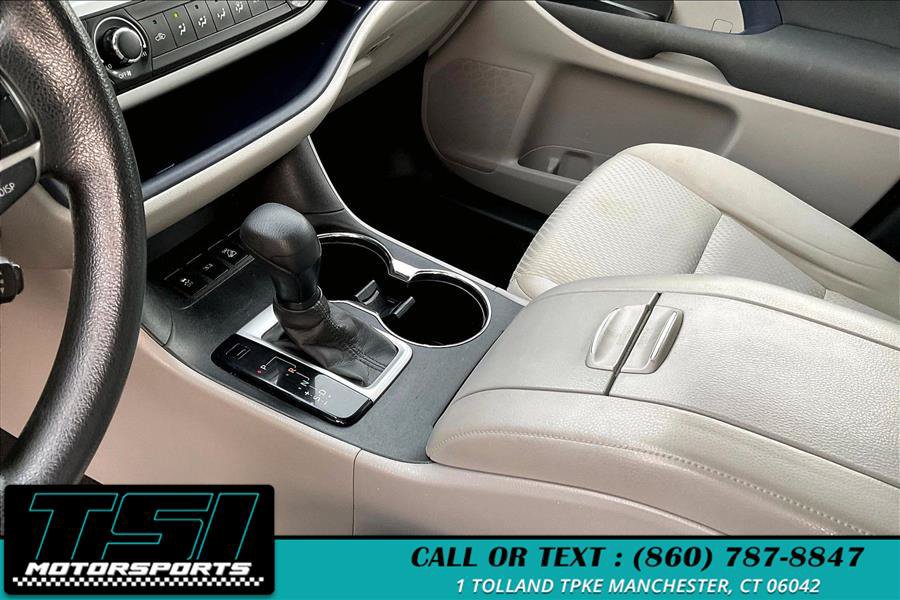 Used 2016 Toyota Highlander LE AWD/4WD image 14