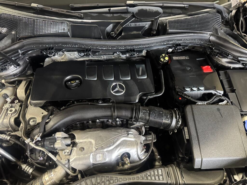 Certified 2023 Mercedes-Benz GLA 250 4MATIC image 23