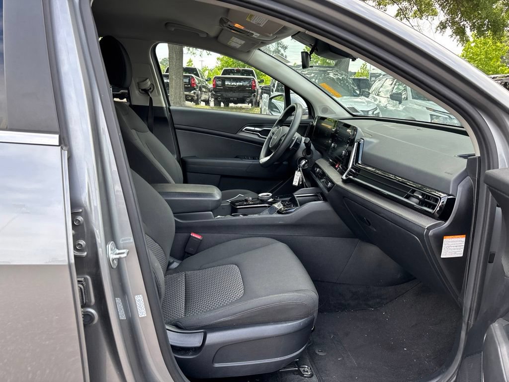 Used 2023 Kia Sportage LX AWD/4WD image 17