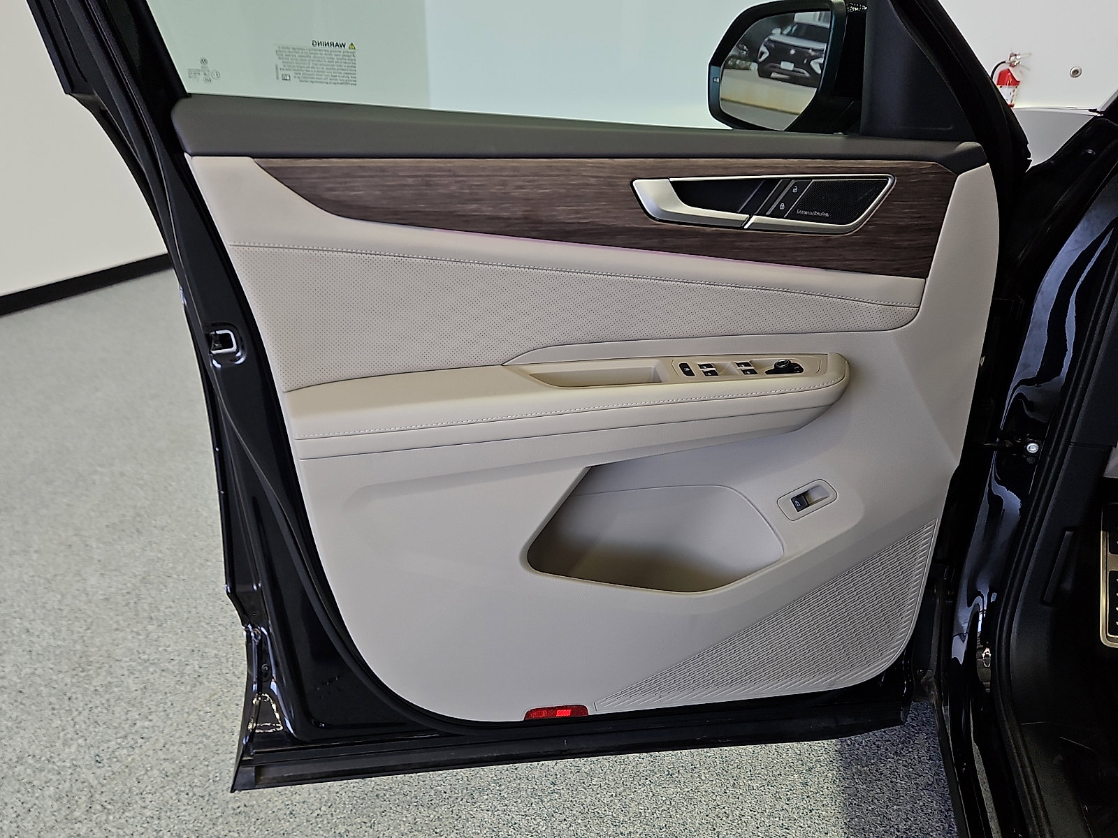 Certified 2026 Volkswagen Atlas SEL Premium R-Line AWD/4WD image 15