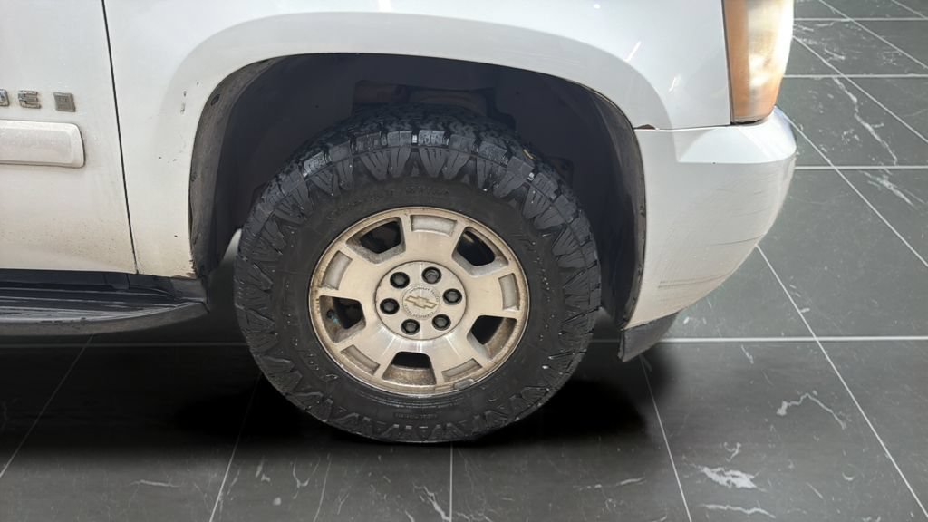 Used 2007 Chevrolet Tahoe LT w/ LT Preferred Equipment Group AWD/4WD image 16