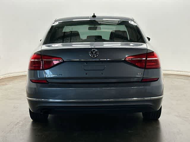 Used 2016 Volkswagen Passat 1.8T SE FWD image 4