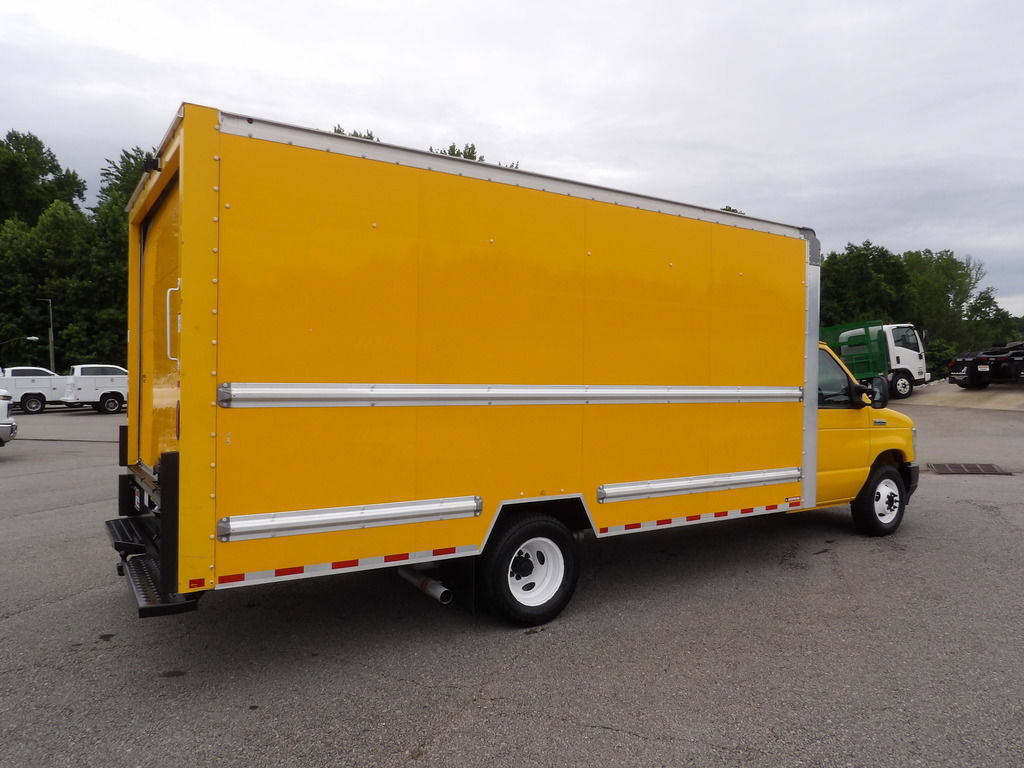 Used 2021 Ford E-350 and Econoline 350 Super Duty RWD image 8