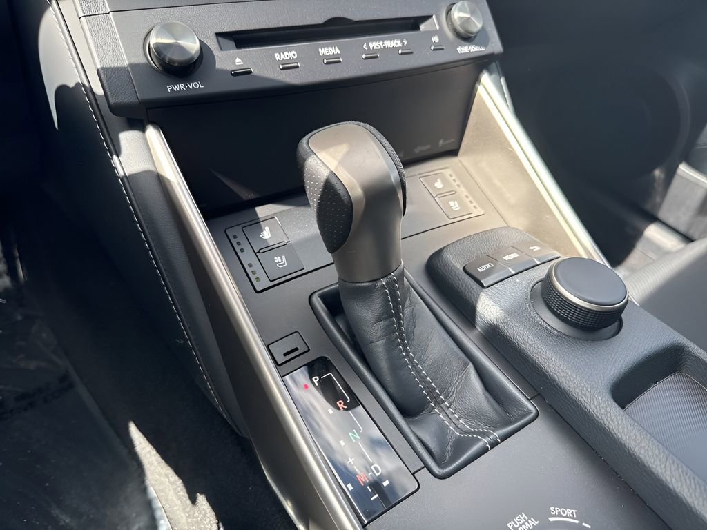 Used 2016 Lexus IS 200t w/ F Sport Package RWD image 17