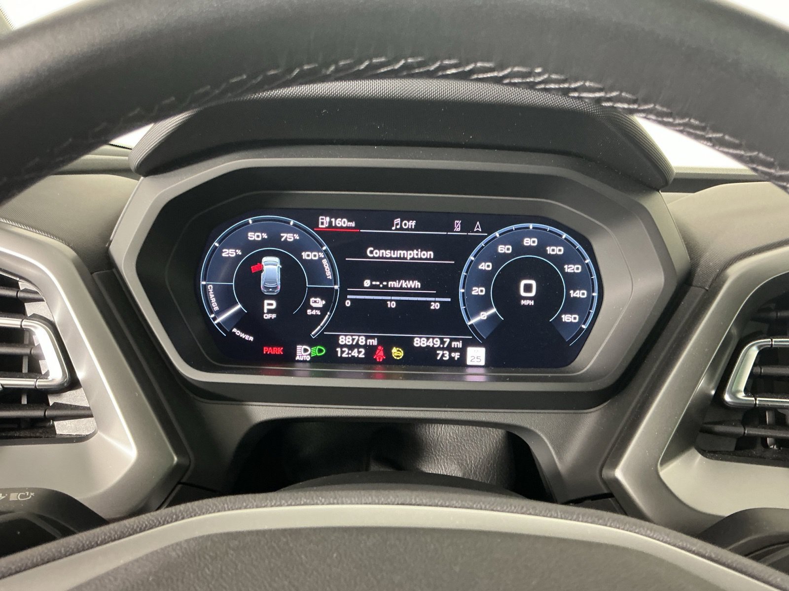 Used 2024 Audi Q4 e-tron Premium Plus w/ Premium Plus AWD/4WD image 19