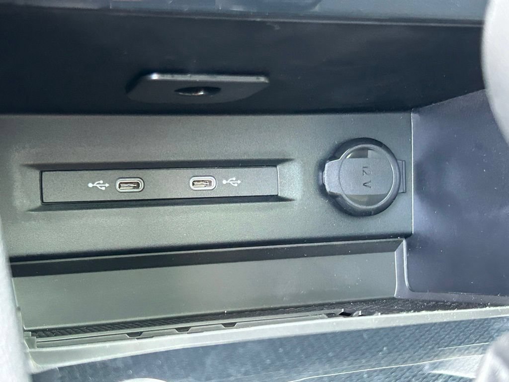 New 2026 Volkswagen Taos SE FWD image 33