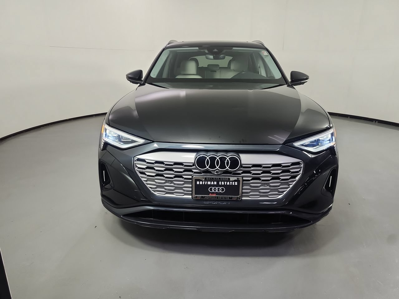 Used 2024 Audi Q8 e-tron Premium Plus AWD/4WD image 4