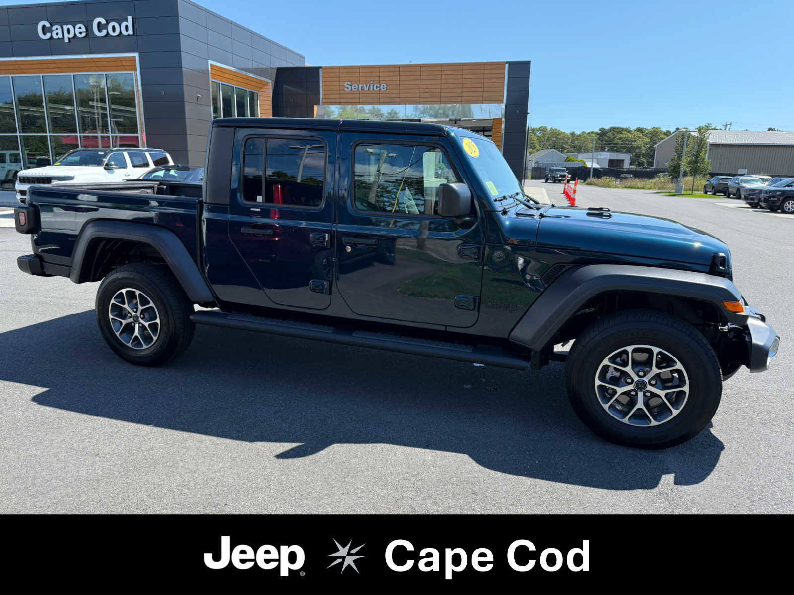 Used 2025 Jeep Gladiator Sport video 1