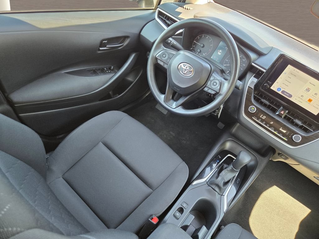 Used 2025 Toyota Corolla LE FWD image 15