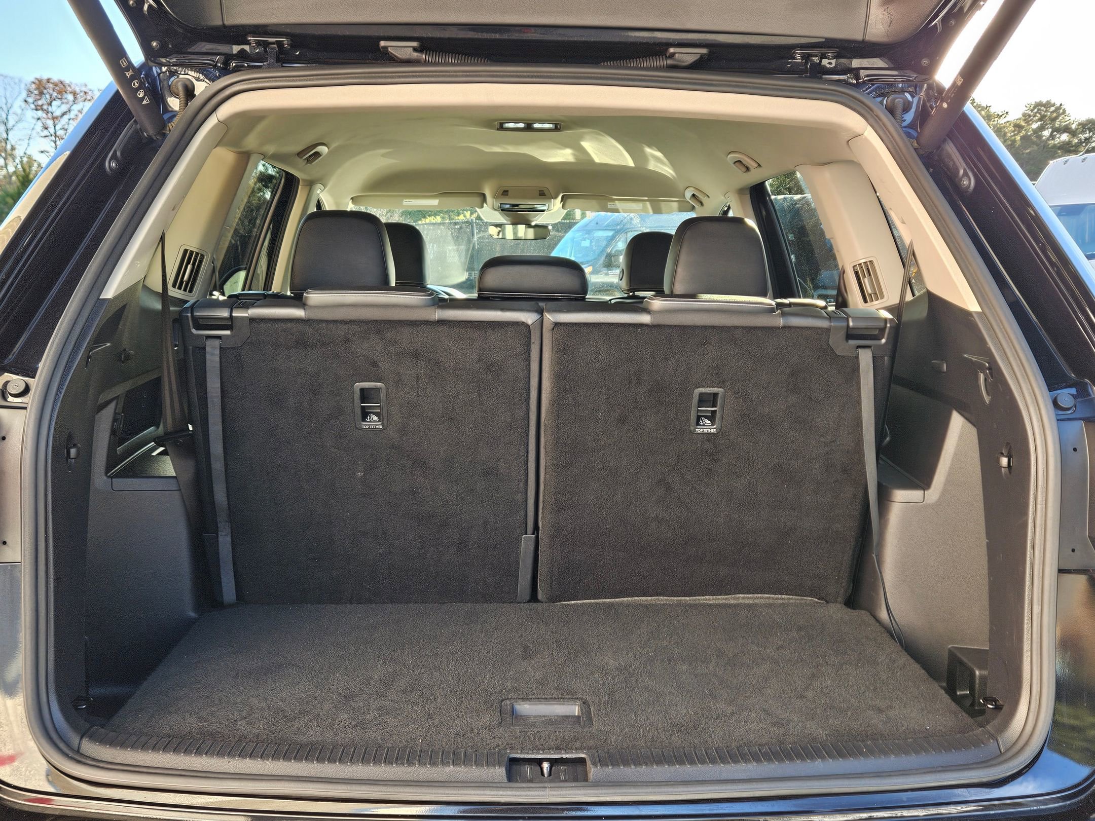 Used 2024 Volkswagen Atlas SE image 30