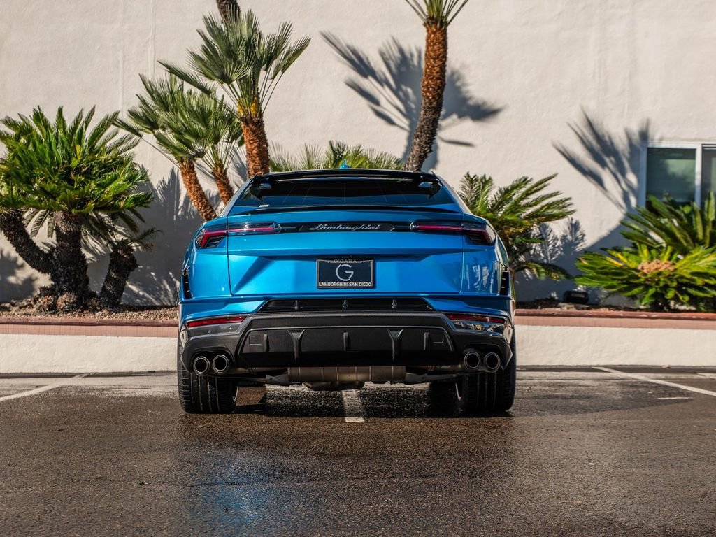Used 2023 Lamborghini Urus Performante AWD/4WD image 4