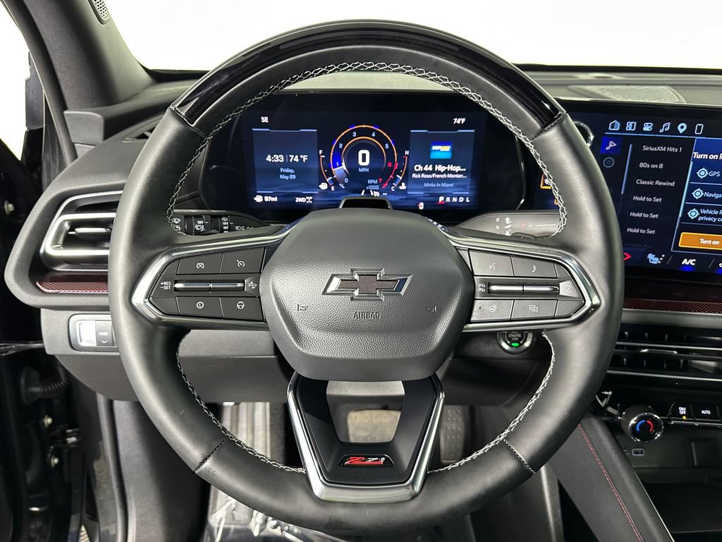 Used 2025 Chevrolet Traverse Z71 w/ Enhanced Driving Package AWD/4WD image 13