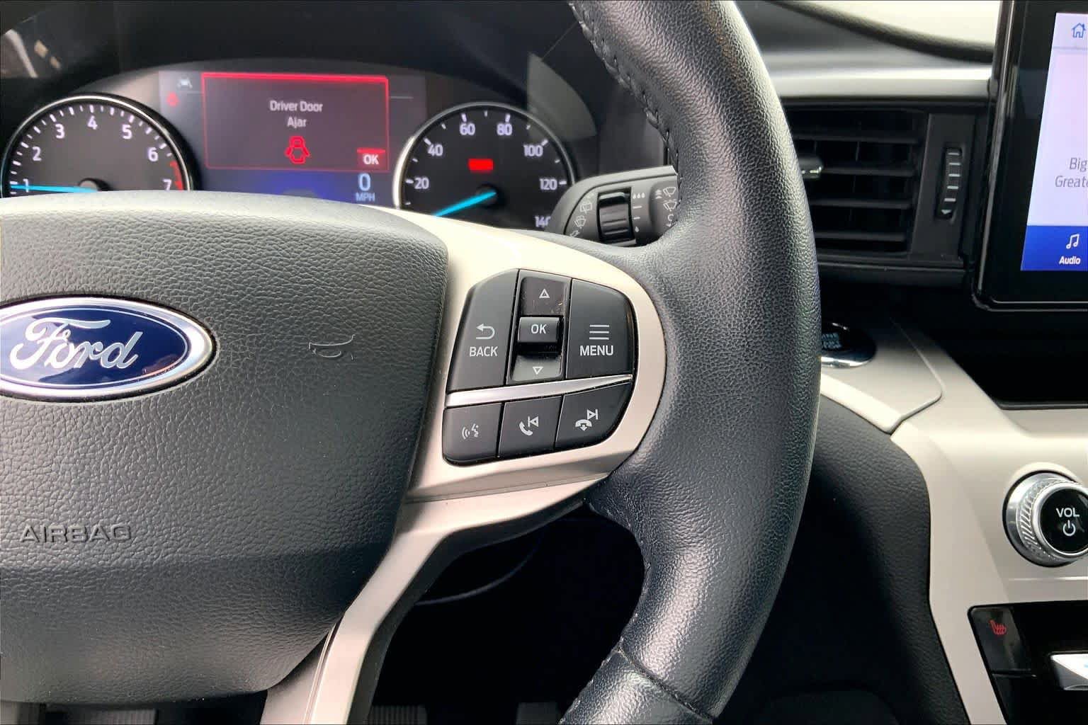 Used 2023 Ford Explorer XLT image 24