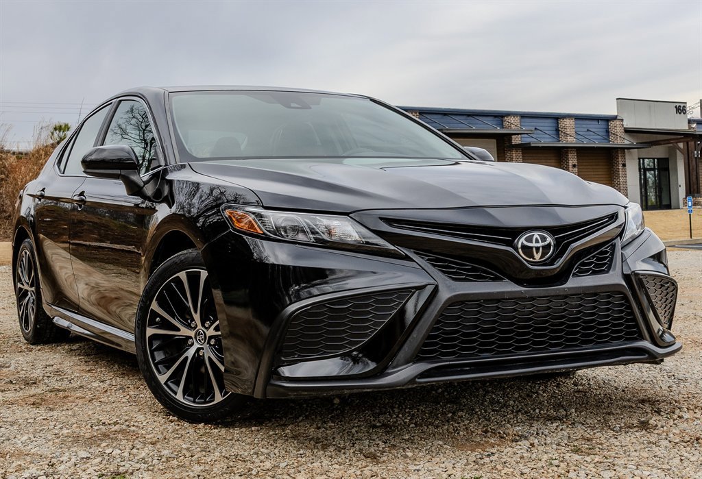 Used 2021 Toyota Camry SE image 5